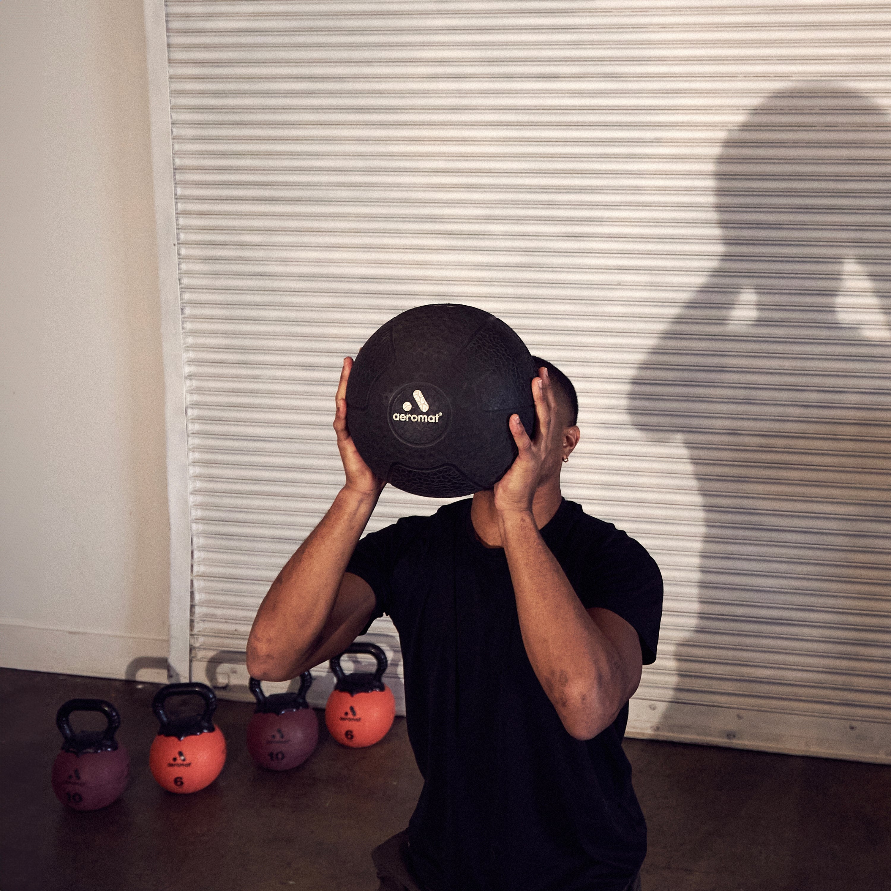 5 Effective Weighted Ball Exercises: How-To – Aeromats